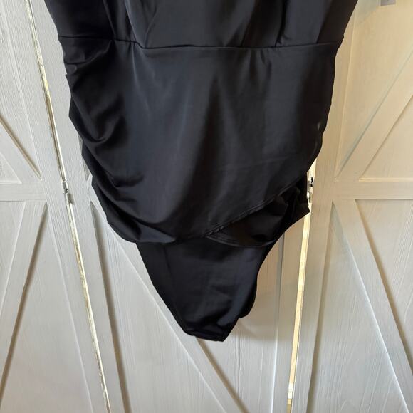 NWT Lane Bryant Cacique Black No-Wire Pleated Swim One-Piece Size 30 - Picture 4 of 12